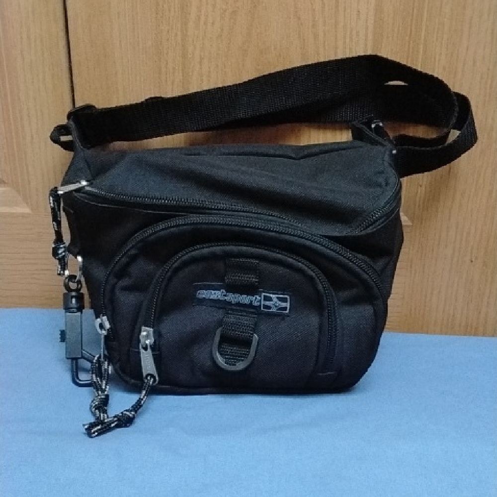 Eastsport Men's Black Belt Bag - Compact Everyday Carry